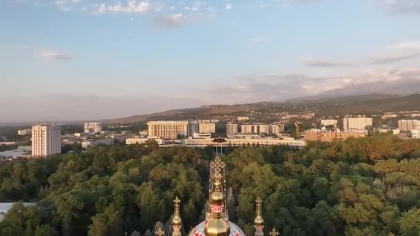 Quadcopter Pohled Pravoslavnou Dřevěnou Katedrálu Nanebevzetí Panny Marie Postavenou Roce — Stock video