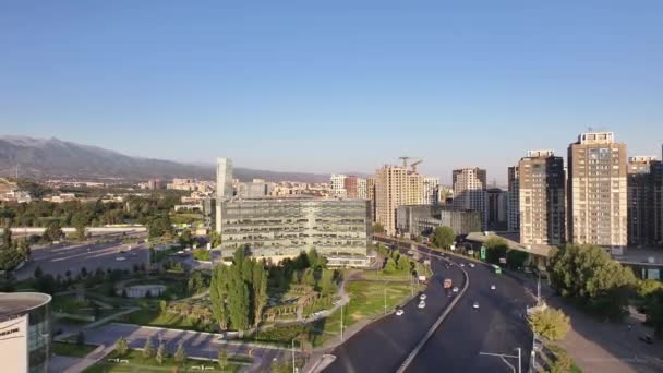 Luftaufnahme Der Größten Kasachischen Stadt Almaty Einem Sommermorgen — Stockvideo