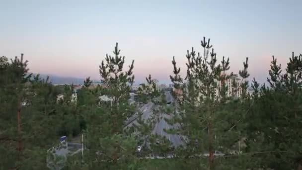 Luchtfoto Van Het Zuidelijke Deel Van Kazachse Stad Almaty Met — Stockvideo
