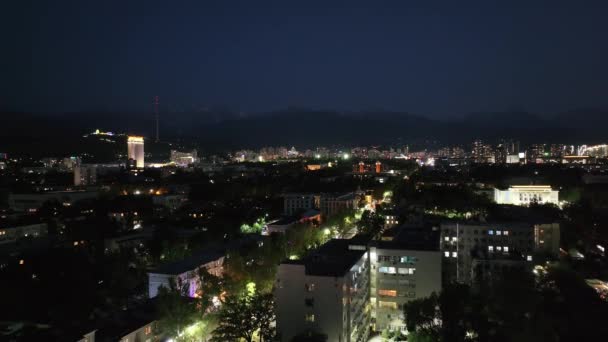 Noční Pohled Kvadrokoptéry Centrální Části Kazašského Města Almaty Začátku Podzimu — Stock video