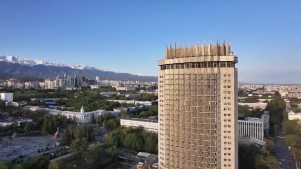 Almaty Kazajstán 2023 Vista Desde Quadrocoptero Ciudad Almaty Con Hotel — Vídeos de Stock