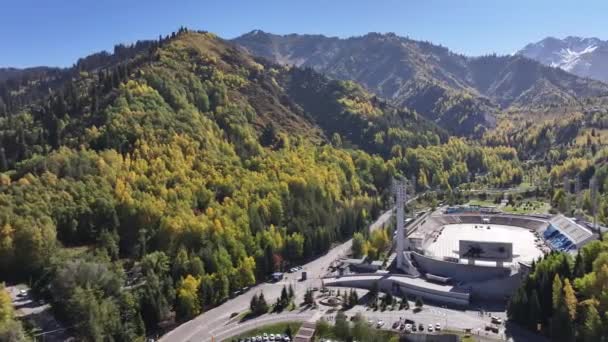 Almati Kazahsztán 2023 Szeptember Kilátás Medeu Magashegyi Korcsolyapálya Quadcopteréről Almaty — Stock videók