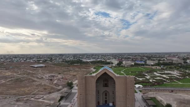 Vista Desde Quadcopter Del Famoso Mausoleo Medieval Khoja Akhmet Yassai — Vídeo de stock