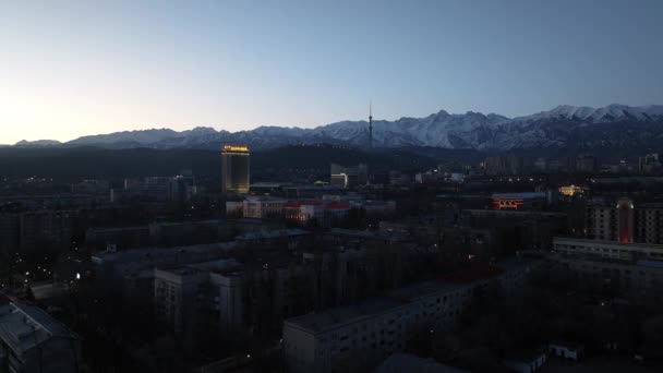 Pohled Quadcopteru Centrální Části Největšího Města Kazachstánu Almaty Časném Jarním — Stock video