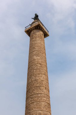 Trajan's Column is a column in Trajan's Forum in Rome, created by the architect Apollodorus of Damascus in 113 AD. e. in honor of Trajan's victories over the Dacians. clipart