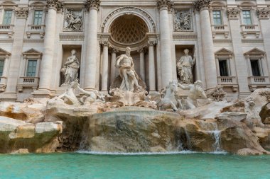 Roma 'daki Trevi Çeşmesi