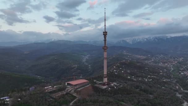 Torn Mount Kok Tobe Den Kazakstanska Staden Almaty — Stockvideo