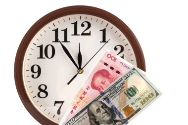 100 Amerikan Doları ve 100 Çin Yuan 'ı.