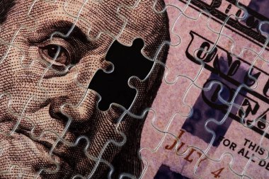 100 dolarlık banknot bulmacalardan oluşturuldu