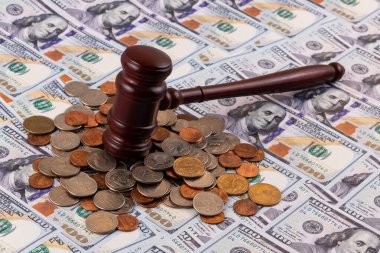 Yargıç tokmağı, Amerikan paraları, 100 Amerikan doları.