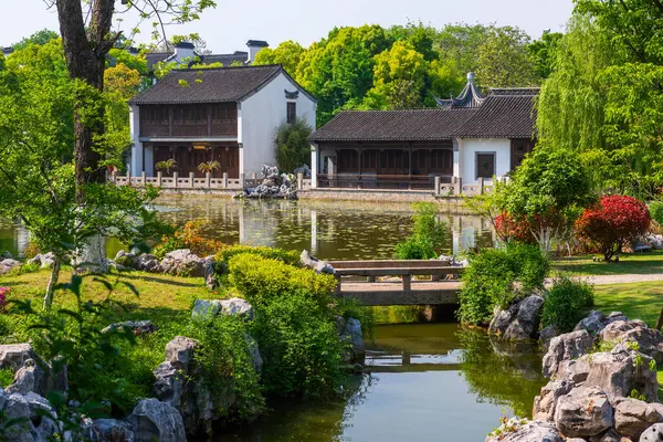 Çin 'in Nanjing şehrindeki manzara parkı.