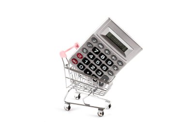 Minyatür bir süpermarket alışveriş arabasında hesap makinesi.