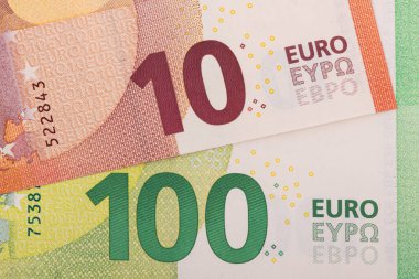 10 ve 100 avroluk banknotlar
