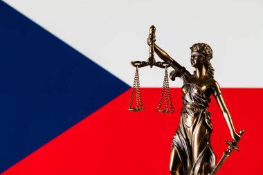 Themis 'in figürü Çek Cumhuriyeti bayrağının arka planına karşı