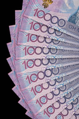 5000 Kazakistan 'ın yeni tip banknotlarından oluşan banknotlar.