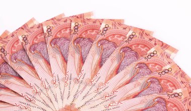 5000 Kazakistan 'ın yeni tip banknotlarından oluşan banknotlar.
