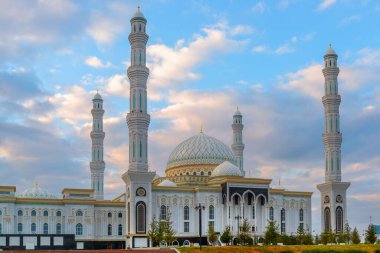 Kazakistan 'ın başkenti Astana' daki ünlü Hazret Sultan Camii.