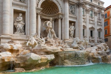 Roma 'daki Trevi Çeşmesi