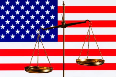 ABD bayrağının arka planında altın pullar