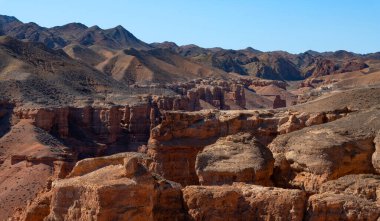 Güneydoğu Kazakistan 'daki Charyn Nehri Kanyonu' ndaki ünlü Kaleler Vadisi.