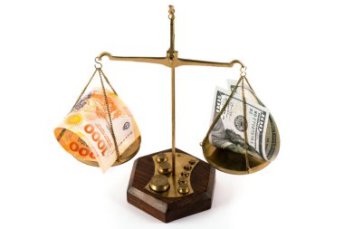 100 Amerikan doları ve 1000 Arjantin pesosu.