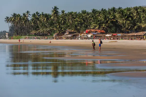 Ashvem, Hindistan. 02... 23.2017. Okyanus kıyısındaki sahil Hindistan 'ın Goa sahilinde.