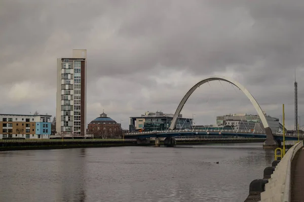 Panorama Över Staden Glasgow Med Clyde Bågbro Som Sträcker Sig — Stockfoto