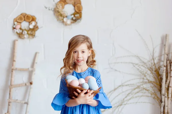 Cute Little Child Easter Day Girl Holding Basket Painted Eggs — Stockfoto