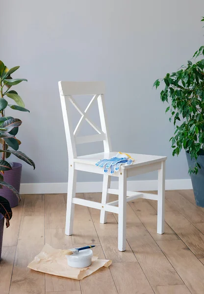 Hobby Weekend Activity Process Painting Restoring Chair Close — Stock Photo, Image
