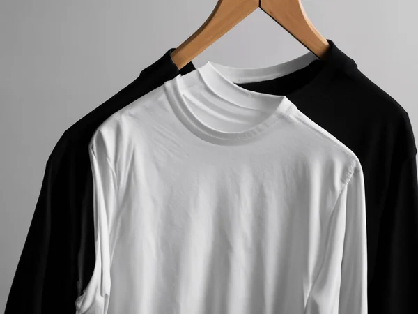 Realistické Tričko Mockup Prázdné Černé Bílé Tričko Ramínku Design Mockup — Stock fotografie