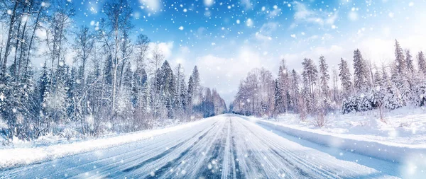 Schöne Aussicht Auf Die Verschneite Landstraße Landschaft — Stockfoto