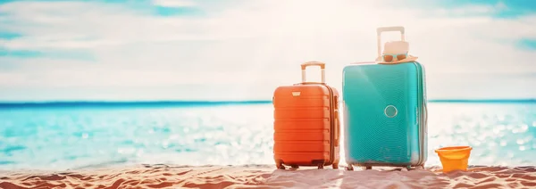 Panoramic View Seacoast Suitcases Sandbeach Beautiful Background — Stock Photo, Image