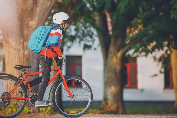 Teenager Morning Quickly Riding Bicycle Lesson Concept Back School — Foto de Stock