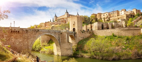 Panoramisch Uitzicht Het Kasteel Toledo Spanje Mooie Achtergrond Begrip Toerisme — Stockfoto