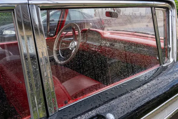 Red Interior American Classic Car Side Window Many Raindrops High — Stock Photo, Image