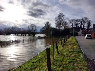 Hollanda 'da yüksek su