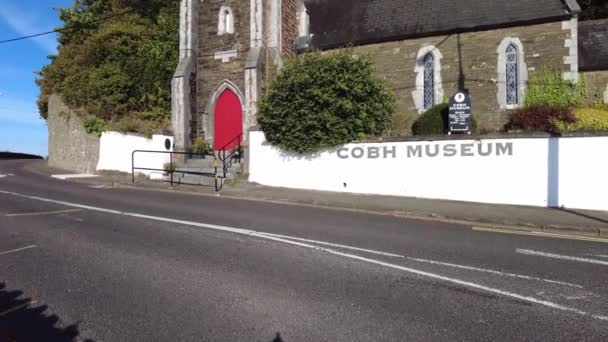 コブ博物館の入り口と通りの一部 国コルク アイルランド — ストック動画