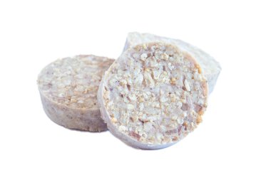 İrlanda ve İngiliz beyaz ya da yulaflı puding sosisi, beyaz üzerine izole edilmiş.