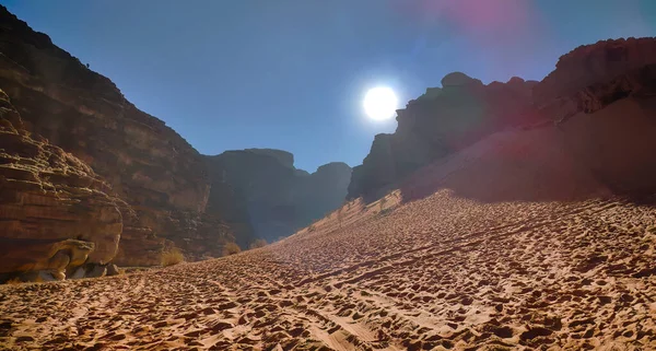 Wüstenlandschaft Wadi Rum Rote Und Orangefarbene Dünenlandschaft Wie Der Mars — Stockfoto
