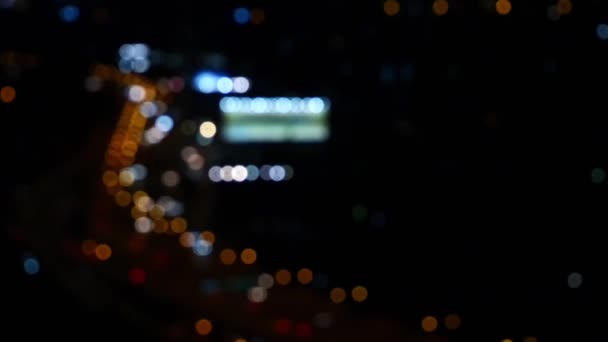 Videofilmer Defocused Suddig Rörelse Färgglada Bokeh Stadens Nattljus Trafik Krökta — Stockvideo