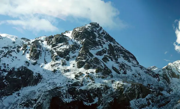 Mavi gökyüzü, Reine Körfezi, Lofoten Adaları, Norveç, kaya dağı, arka plan duvar kağıdı için doğa