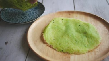 Pamuk helva diş ipi roti ya da Roti Sai Mai 'nin el yapımı dürüm, Chapati, Paratha, Tayland geleneksel tatlı atıştırmalıkları