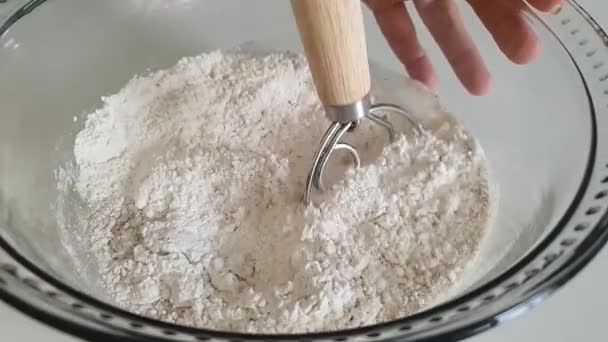 Ekşi Ekmek Hamuru Hazırlayan Yapımı Yoğurucu Zanaatkar Yemeği Ekmek Pişirme — Stok video