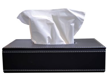 Koyu kahverengi deri kutuda doku ya da peçete, kırpma yolu, temizlik ya da hijyen konsepti ile izole edilmiş beyaz arkaplan, ön görünüm