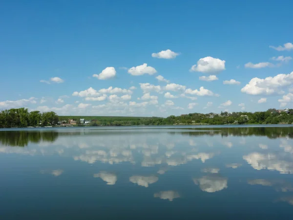 Прекрасный Вид Озеро Летнее Время — стоковое фото