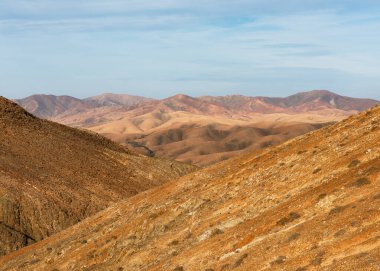 Mirador astronmico de Sicasumbre 'den inanılmaz volkanik manzara. Fuerteventura 'da yürüyüş. Kanarya Adaları, İspanya.