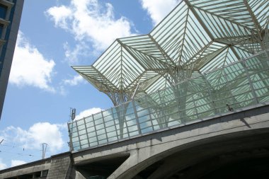 Portekiz 'in başkenti Lizbon' un doğu kesiminde bulunan Doğu Tren İstasyonu (Gare do Oriente) detayları.
