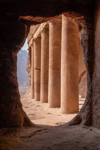 Eine Reihe Von Säulen Die Teil Der Ruinen Eines Möglicherweise — Stockfoto