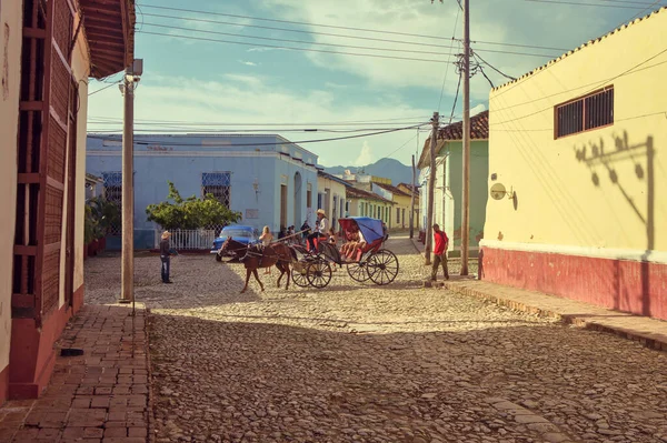 Βόλτα Άλογα Δρόμο Στο Κέντρο Του Τρινιντάντ Κούβα — Φωτογραφία Αρχείου