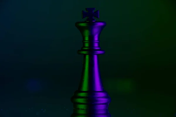 霓虹灯照明中国王的棋子 高质量的照片 — 图库照片